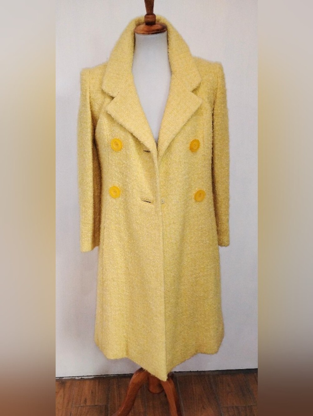 BUTTER YELLOW VINTAGE COAT - Picture 3 of 13